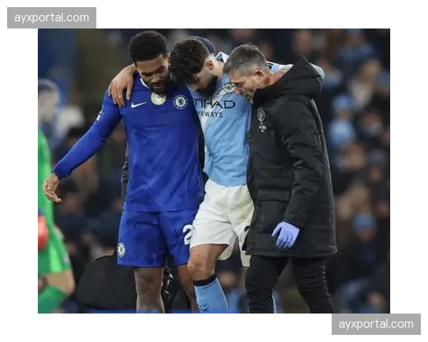 镜头捕捉:曼城后卫格瓦迪奥尔完成关键拦截后,向看台做出的握拳手势 镜头捕捉:曼城后卫格瓦迪奥尔完成关键拦截后,向看台做出的握拳手势